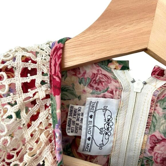 Vintage Three Blind Mice Floral Sleeveless Dress with Lace Collar in Size 14 - Picture 7 of 9